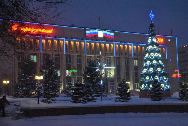 Сегодня в Оренбурге откроют елку на ул. Чкалова